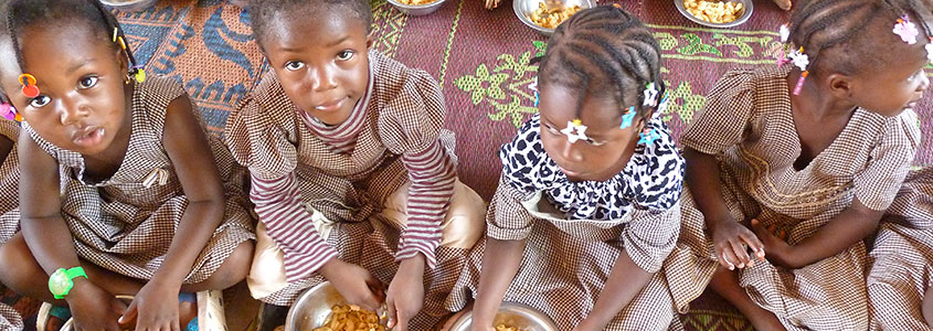 Au Burkina Faso, les enfants du programmes Dispensaire Trottoir