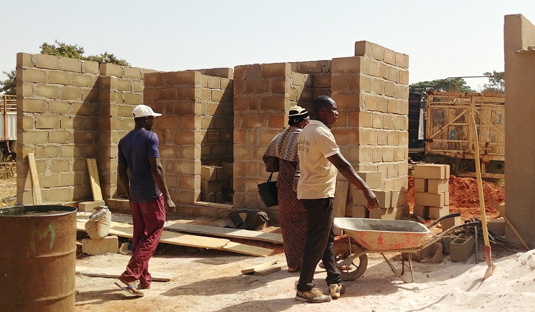 Dispensaire Trottoir : Avancement du projet de construction de toilettes