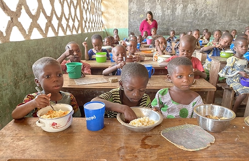 Visite de l'école maternelle et primaire de Coffè Agbala
