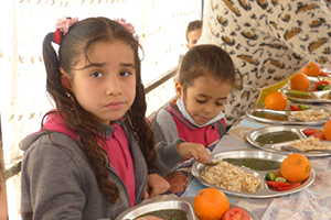 Enfants qui mangent - AHEED en Egypte