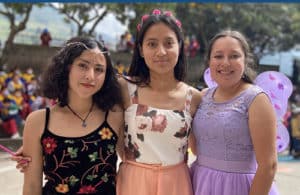 Trois jeunes filles bénéficiaires de l'INEPE en Equateur
