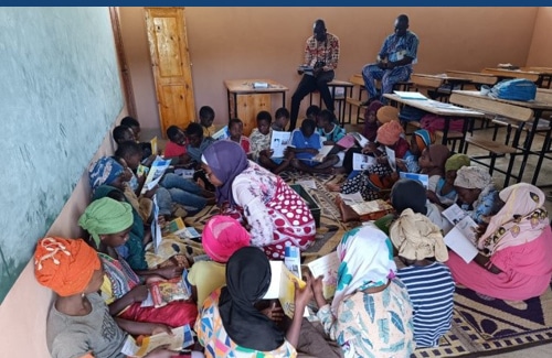 Séance de lecture à l’école de Mrijou aux Comores